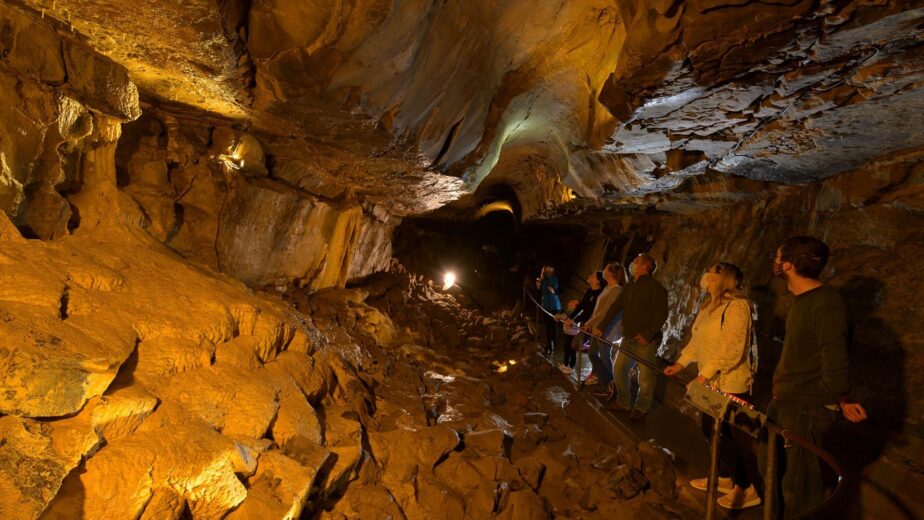 Ailwee Cave